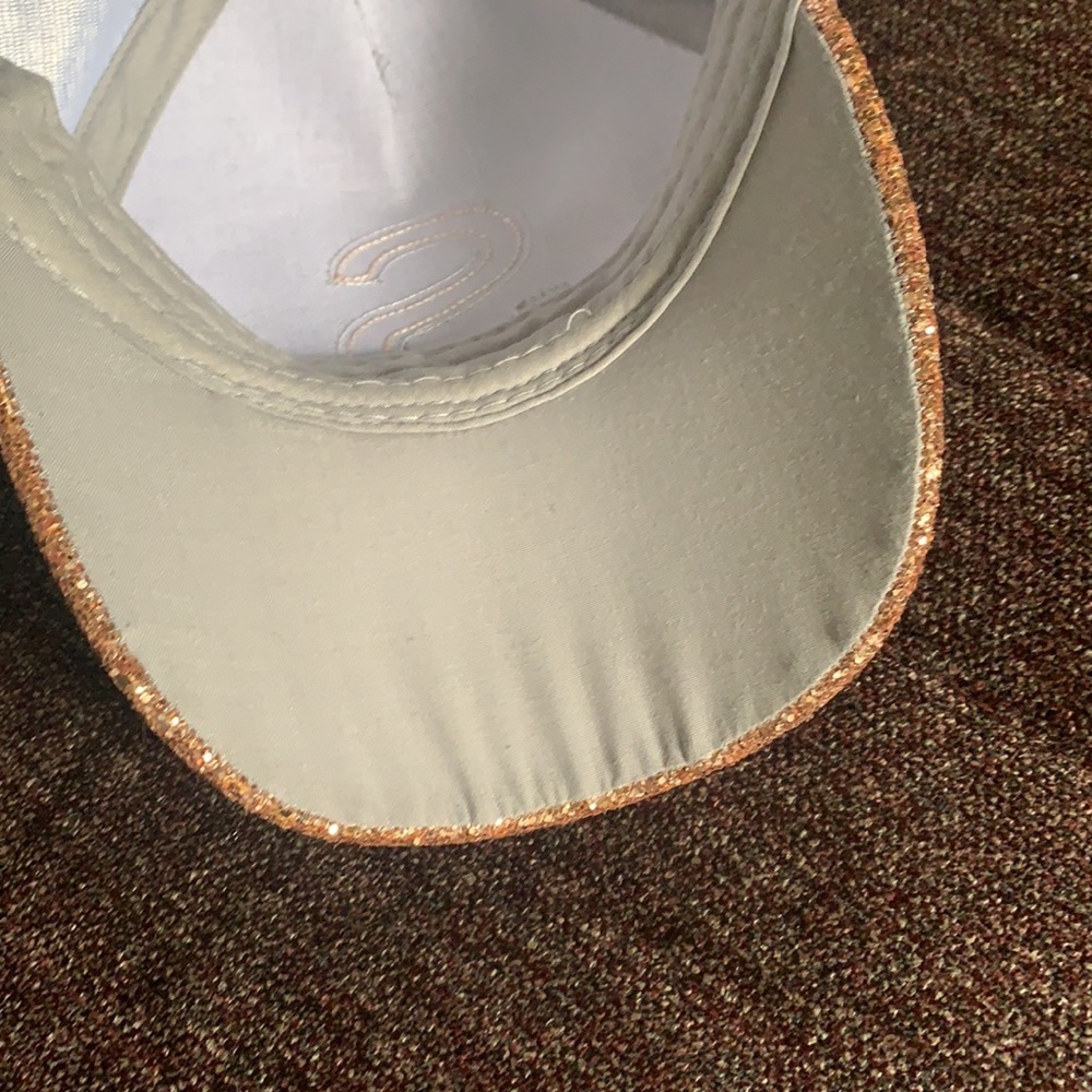 Girls hat - Picture 4 of 5